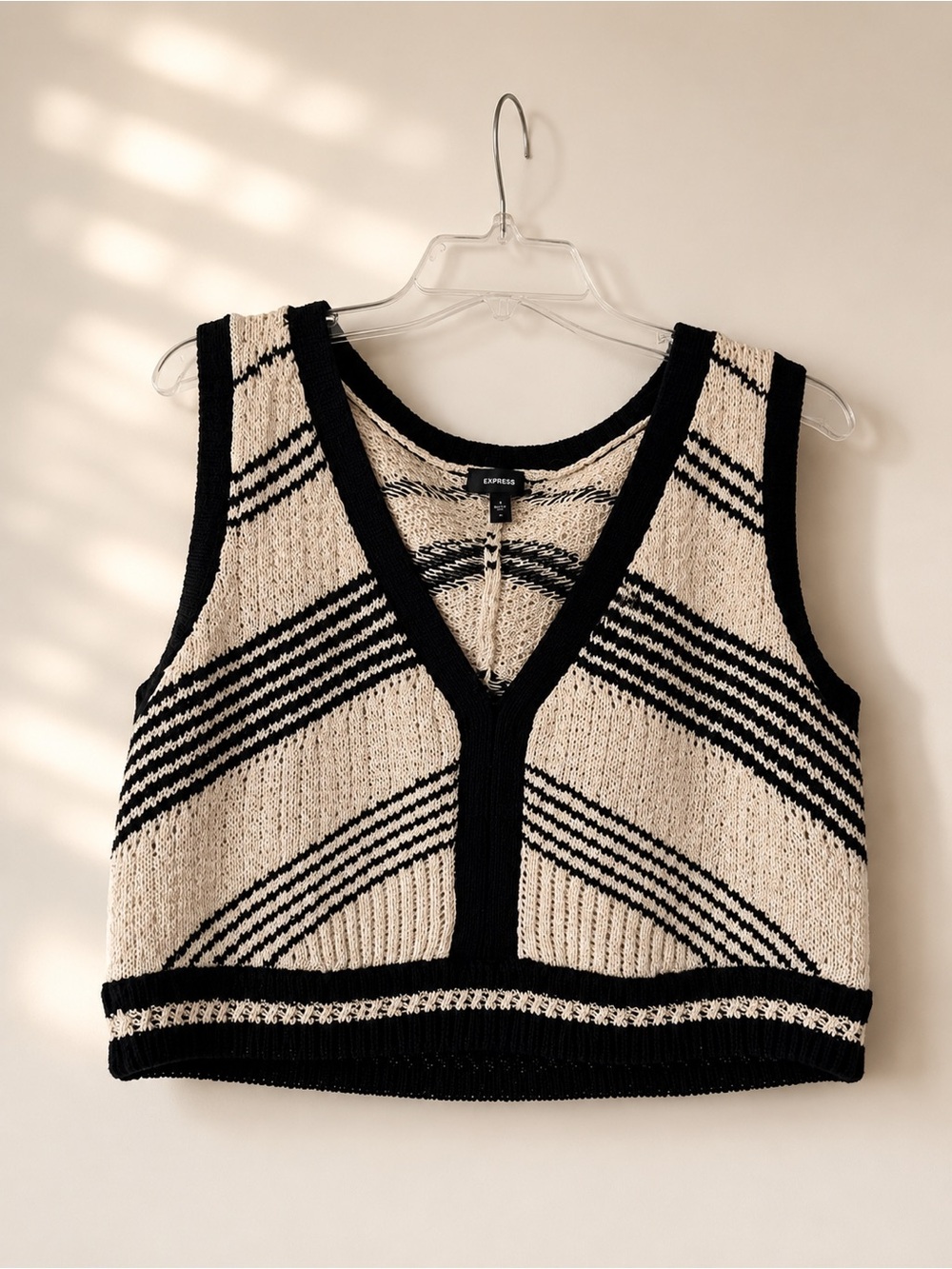 Express Black & Cream Knit V-Neck Cropped Tank